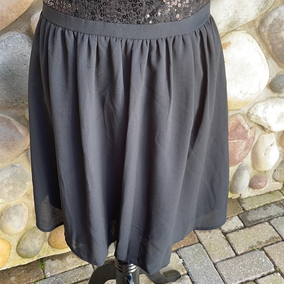 Seventeen Little Black Dress Sequins - Picture 5 of 8